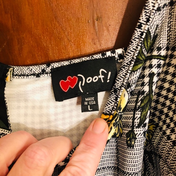 Poof! Belted Sleevless Jumpsuit. Large - Picture 8 of 8